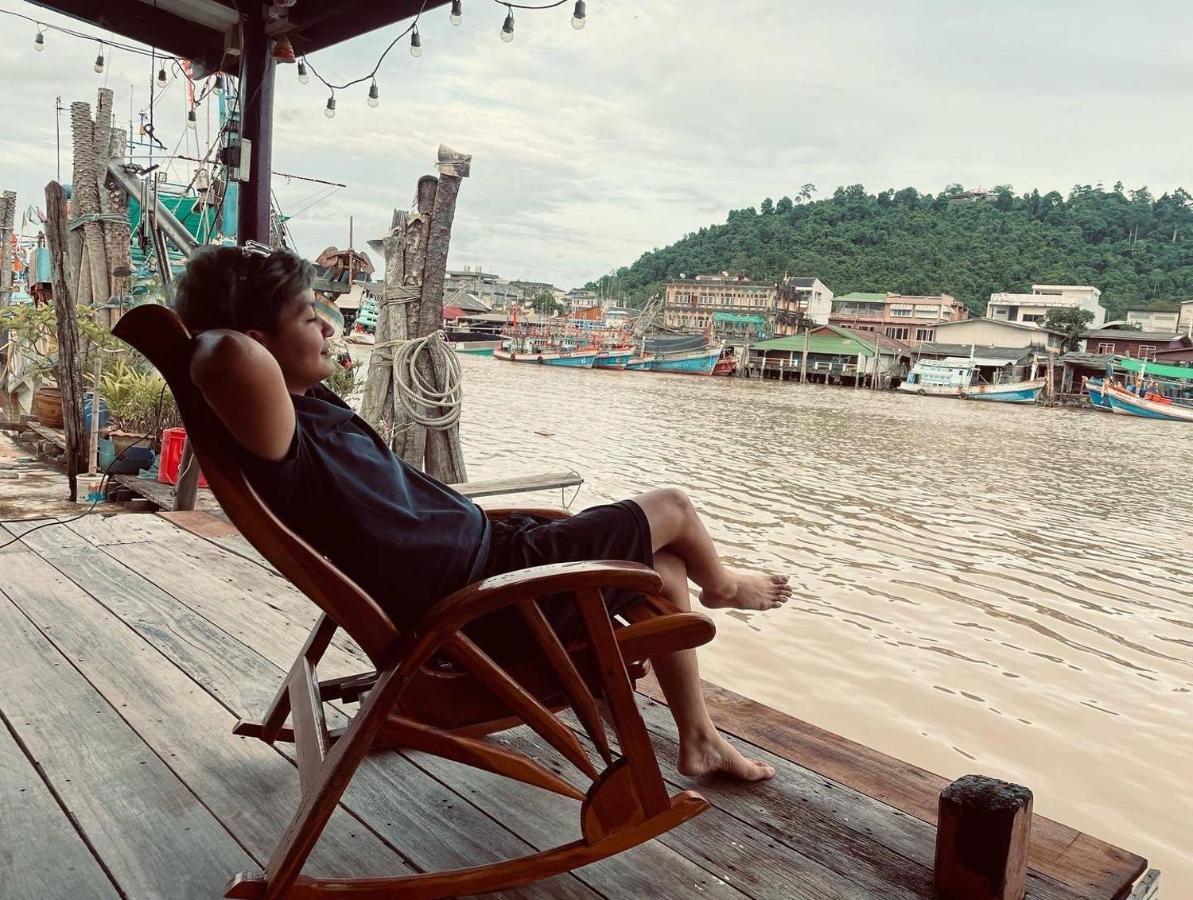 Rub Lom Chom Klong Homestay Chumphon Exterior foto